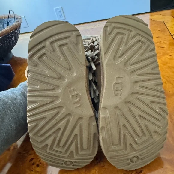Kids Ugg Boots with fringe - Picture 6 of 7